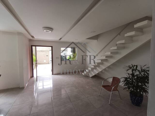 Casa para Venda em Camaçari - 4