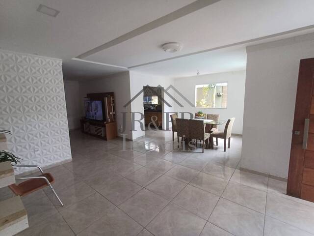 Casa para Venda em Camaçari - 5