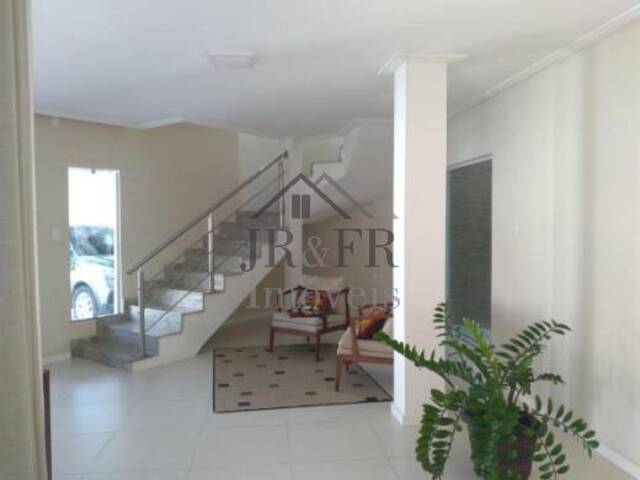 Casa para Venda em Camaçari - 5