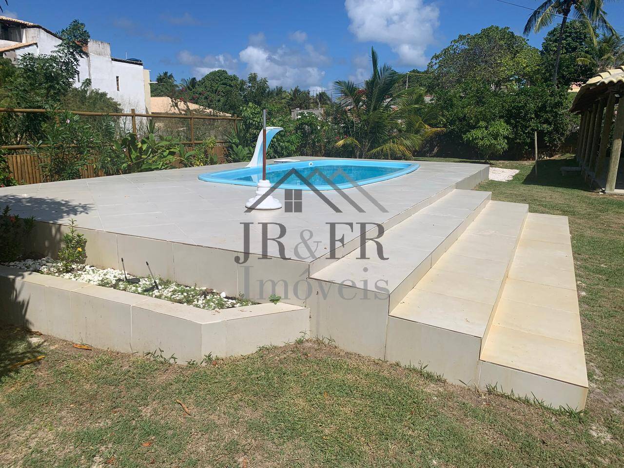 Casa de Condomínio à venda com 3 quartos, 243m² - Foto 2