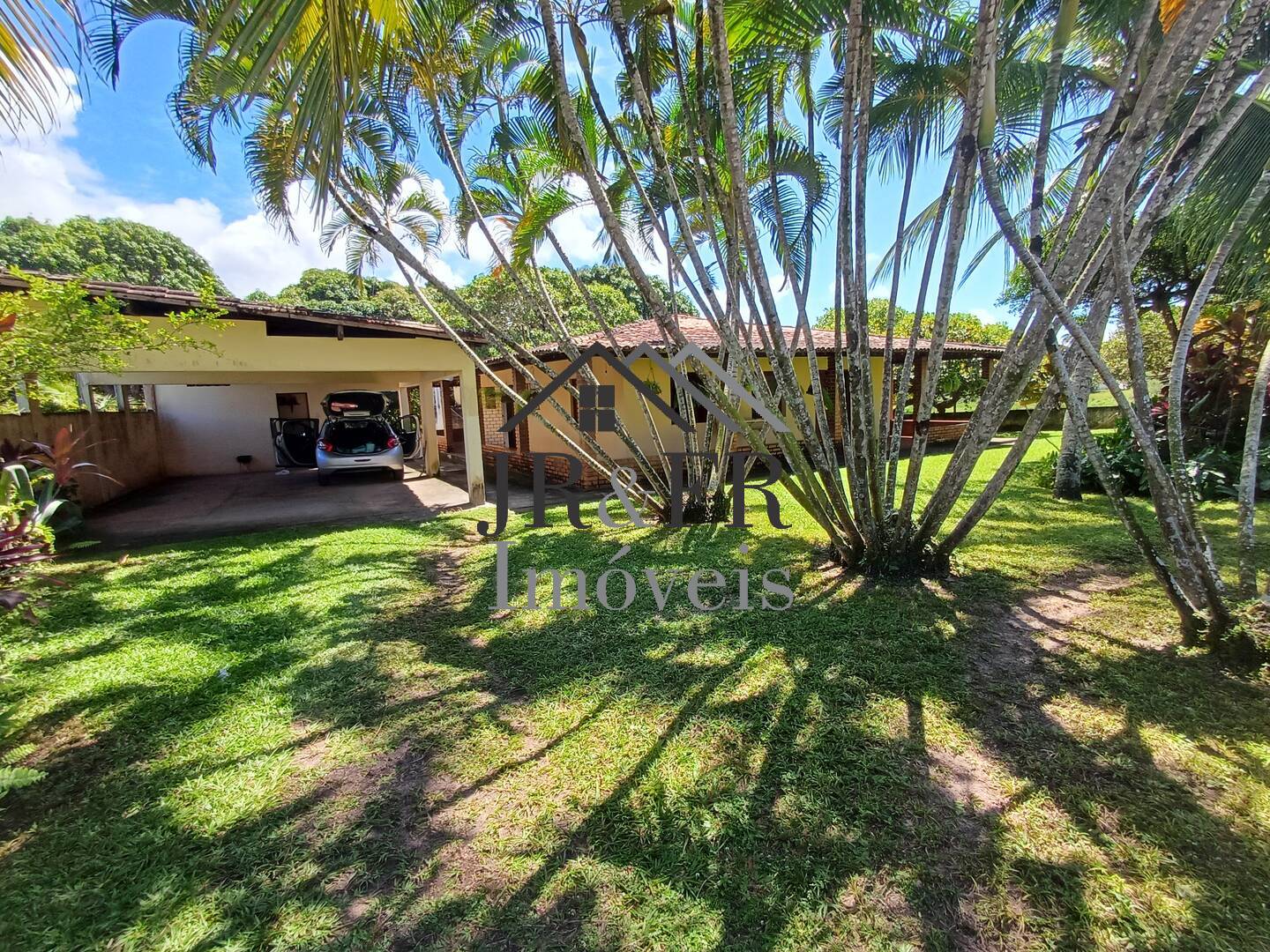 Casa à venda com 5 quartos, 355m² - Foto 1