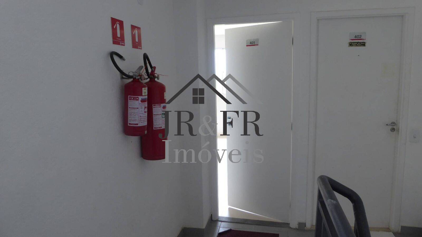 Apartamento à venda com 2 quartos, 40m² - Foto 15