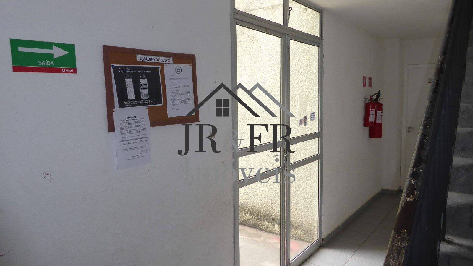 Apartamento à venda com 2 quartos, 40m² - Foto 19