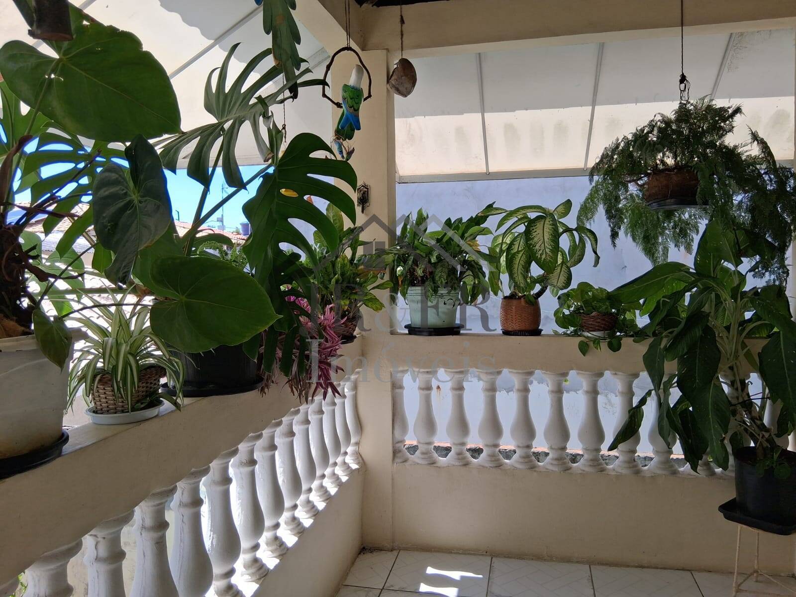 Casa à venda com 5 quartos, 230m² - Foto 3