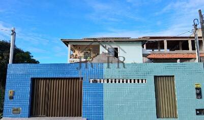 Casa à venda com 5 quartos, 230m² - Foto 2